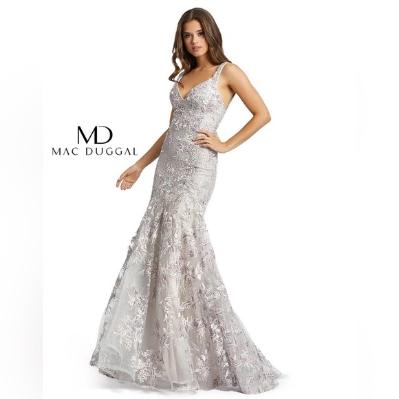 Mac Duggal 20146 NWT V Neck Gown - Picture 1 of 6